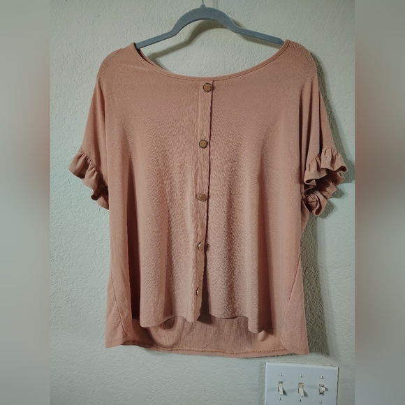 89th + Madison extra large peach shirt buttons in the front flowy sleeves - Picture 1 of 8